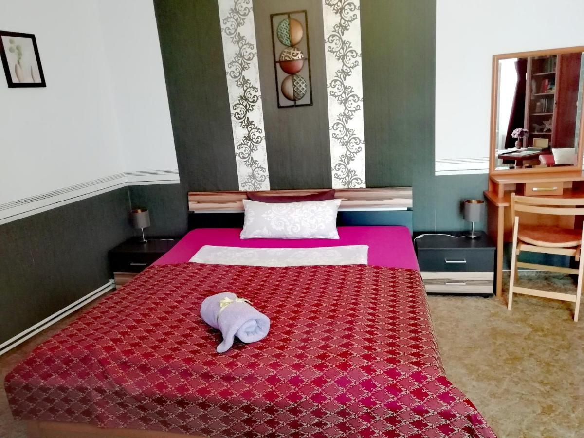 Grosse Wohnung Mit Terrasse Im Altstadtzentrum - Ferienwohnung Chiplakoff Blankenburg  Εξωτερικό φωτογραφία